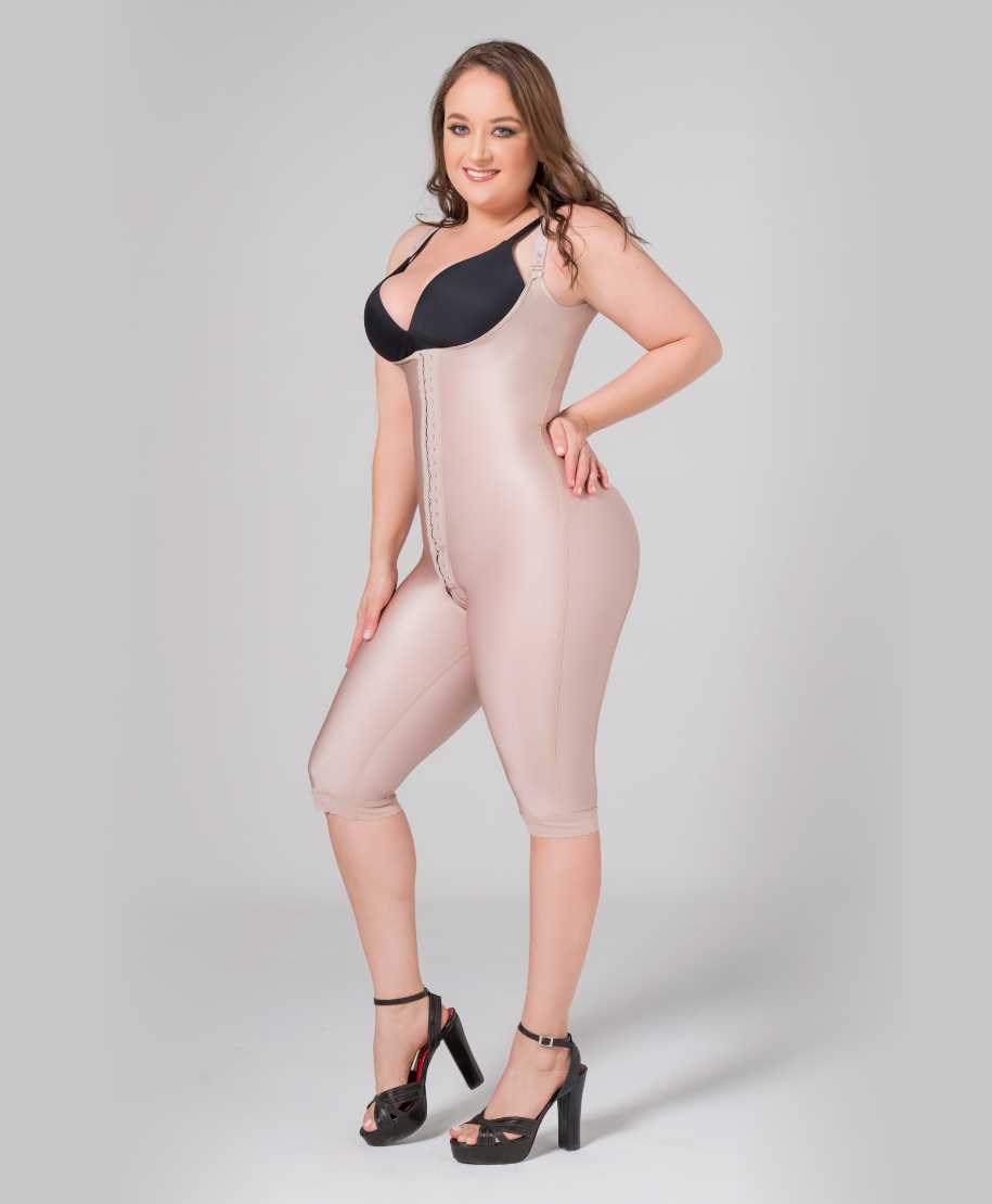 Full coverage light compression body shaper. Fajitexinternacional